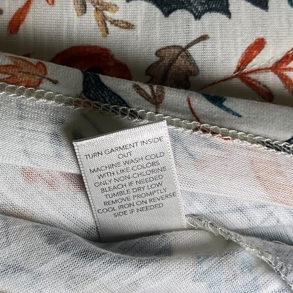 Halloween Shirt - NWT - Picture 14 of 15